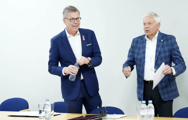 “Apvienotā Latvijas saraksta” izveidotājs Uldis Pīlēns (no kreisās) un Liepājas partijas priekšsēdētājs Uldis Sesks.