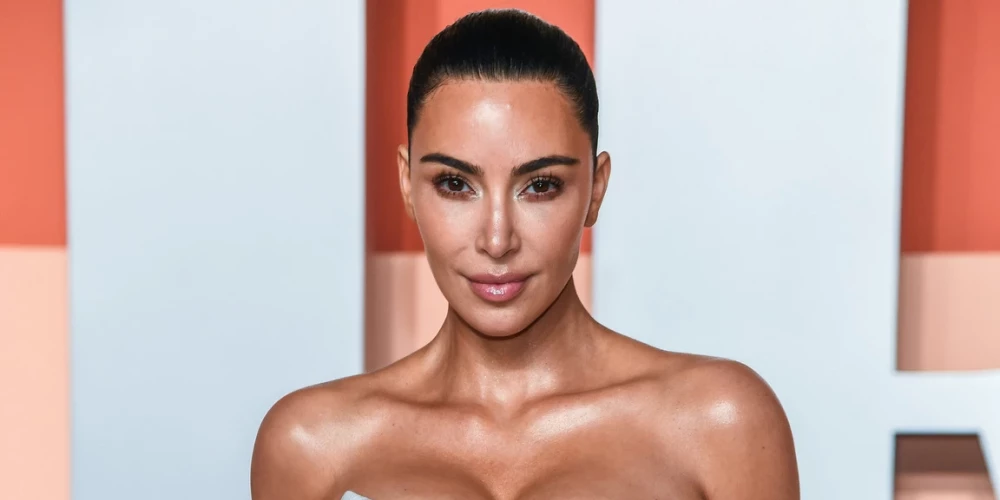 Ким Кардашьян на Vanity Fair Oscar Party.