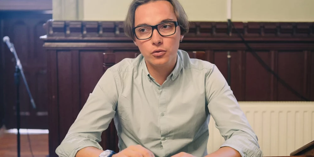 Rakstnieks Andrijs Ļubka uzskata, ka daudzi šobrīd nevēlas ieskatīties patiesībai acīs.