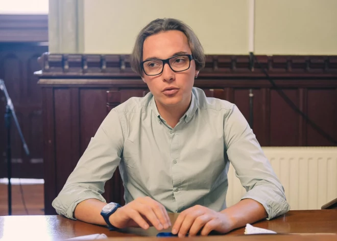 Ukraiņu rakstnieks: "Trampam ir ērti komunicēt ar sev līdzīgo Putinu un viņš ir "uzmetis" Eiropu!"