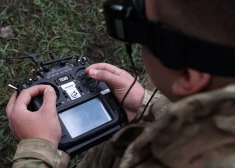 Pirmie trīs pretdronu pētniecības un izstrādes projekti paredz automatizētu dronu-pārtvērēju, elektroniskās karadarbības balstītu risinājumu, kā arī vadāmo raķešu attīstību. 