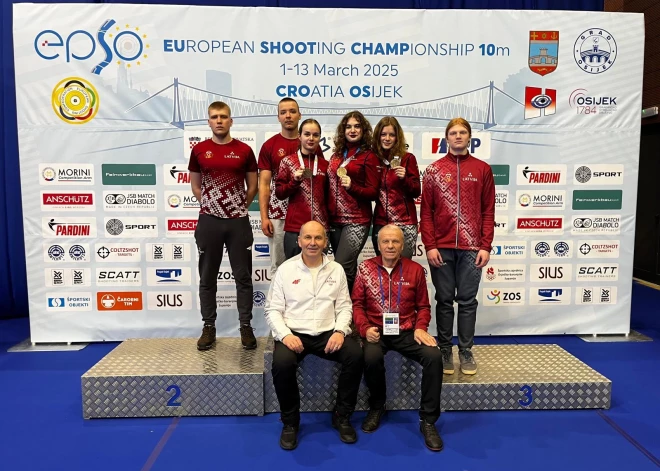Latvijas juniores izcīna bronzu Eiropas junioru čempionātā šaušanā