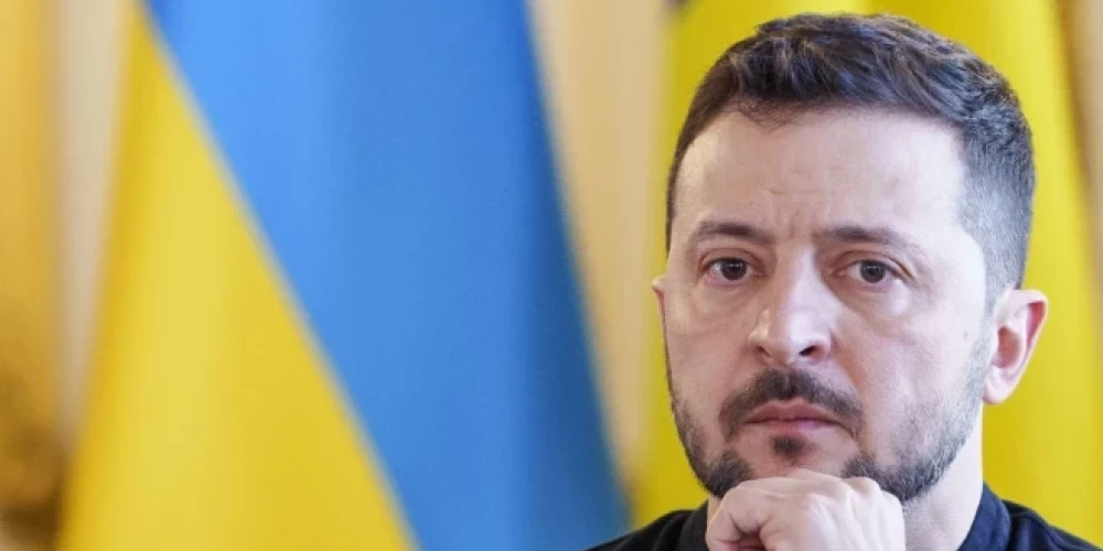 Ukrainas prezidents Volodimirs Zelenskis piekrita Trampa nosacījumiem, jo viņam citu iespēju nebija.
