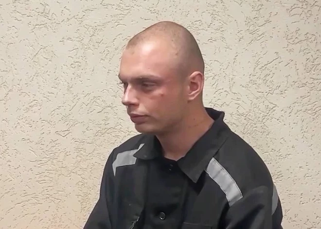 Vainīgs "terorismā": Kurskas apgabalā sagūstītajam britam Krievijas tiesa piespriež 19 gadu cietumsodu