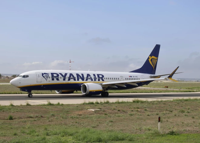 "Ryanair" pasažieriem draud vairāk nekā 100 eiro sods par vēlāku ierašanos lidostā