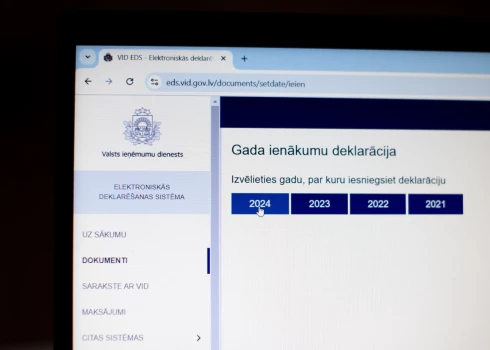 Valsts ieņēmumu dienests (VID) līdz ceturtdienai jau atmaksājis pārmaksāto iedzīvotāju ienākuma nodokli (IIN) 34,2 miljonu eiro apmērā, informēja VID.