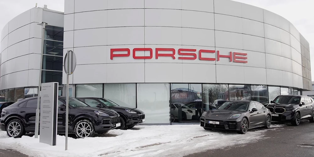 Saskaņā ar Porsche standartiem 80% pārdoto automašīnu vajadzētu būt ar Porsche Approved garantiju. 