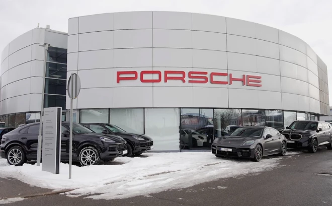 Saskaņā ar Porsche standartiem 80% pārdoto automašīnu vajadzētu būt ar Porsche Approved garantiju. 