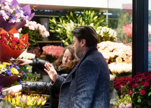 Самые дорогие, конечно, готовые букеты.