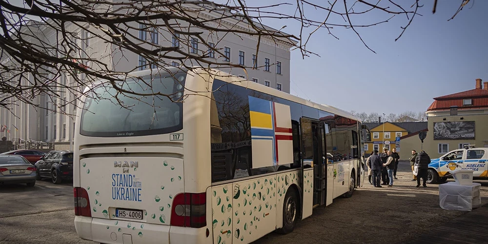 Autobuss Ukrainas Jūras spēkiem tiek ziedots kā daļa no NBS Jūras spēku un kustības "Uzņēmēji mieram" iniciatīvas "Ziedo Ukrainas Jūras spēkiem", kas aizsākās pērn un turpinās arī šosezon.