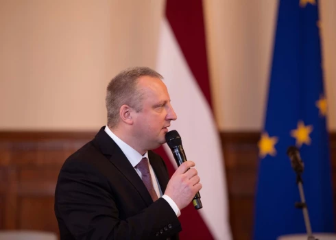 Par "Gada vēsturnieku Latvijā 2024" ir kļuvis Rīgas Valsts 1. ģimnāzijas un Mākslas un mediju tehnikuma vēstures skolotājs, Vēstures un sociālo zinību skolotāju biedrības valdes priekšsēdētājs Roberts Ķipurs. 