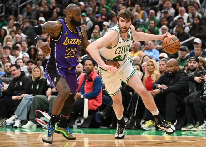 Porziņģa pārstāvētajai "Celtics" uzvara NBA spēlē ar "Lakers"