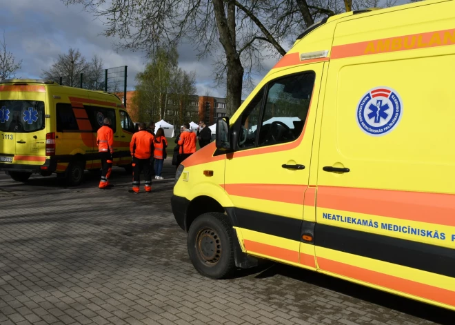 NMPD darbinieki varēs aizsargāt sevi ar gāzes baloniņiem un ķermeņa kamerām