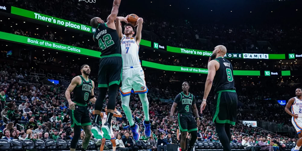 "Celtics" mājās ar rezultātu 112:118 (30:33, 30:30, 28:25, 24:30) zaudēja Oklahomasitijas "Thunder" komandai.