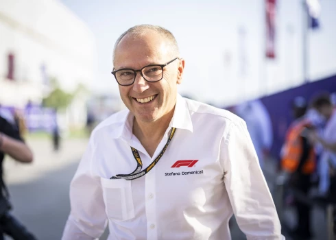 F-1 prezidents Stefano Domenikali turpinās iesākto darbu.