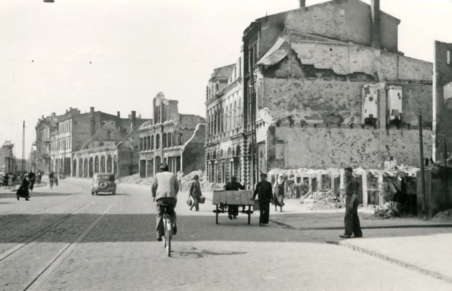 Sagrautie nami Lielajā ielā. Liepāja, 1941. gads.