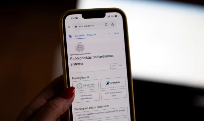 Andrejs nesen saskārās ar nepatīkamu atklājumu – viņa darba devējs jau ilgstoši nav maksājis nodokļus par viņa darbu.
