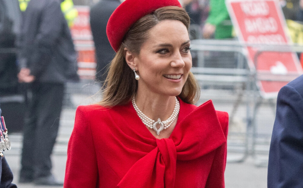 Princese Ketrīna turpina nēsāt šo sievišķīgo tērpa detaļu, kas šobrīd ir topā visā Holivudā