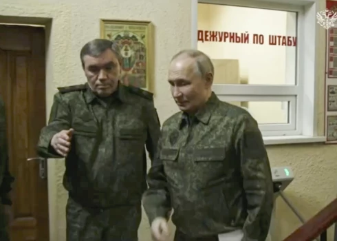 epa11959546 A still image taken from a handout video provided by the Russian Presidential Press Service shows Russian President Vladimir Putin (R) with Russian Chief of General Staff Gen. Valery Gerasimov during a visit to military headquarters in the Kursk region, Russia, 12 March 2025.  EPA/RUSSIAN PRESIDENT PRESS SERVICE HANDOUT -- BEST QUALITY AVAILABLE -- MANDATORY CREDIT -- HANDOUT EDITORIAL USE ONLY/NO SALES