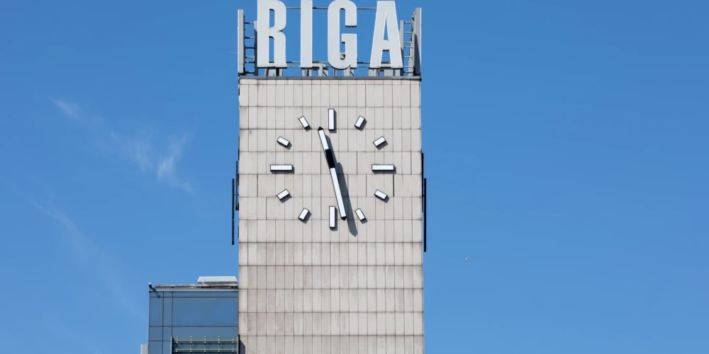 Rīgas centrālās stacijas pulkstenis.