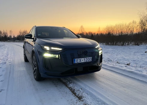 "Audi Q6 e-tron" elektromobilis. 