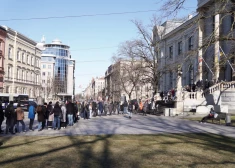 FOTO: "Straumes" iegūtais "Oskars" izpelnās lielu uzmanību – pie muzeja izveidojusies iespaidīga rinda