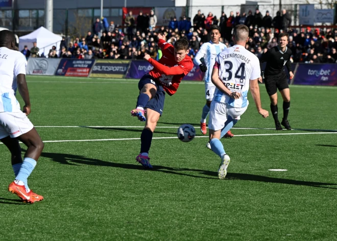 Latvijas futbola virslīgas spēlē "Jelgava" varonīgi izrauj neizšķirtu pret "Riga"