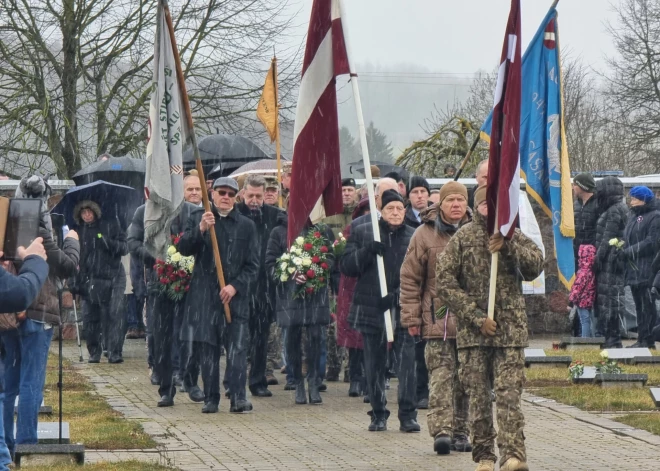 Otrajā pasaules karā karojušo latviešu leģionāru piemiņas pasākums Lestenē, Tukuma novadā.