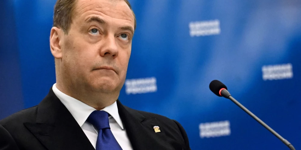 Dmitrijs Medvedevs kādreiz tika uzskatīts par liberāli, bet pēdējos gados viņš kļuvis par agresīvāko "vanagu", izceļoties ar rupjībām (foto: Vidapress / Sipa USA)