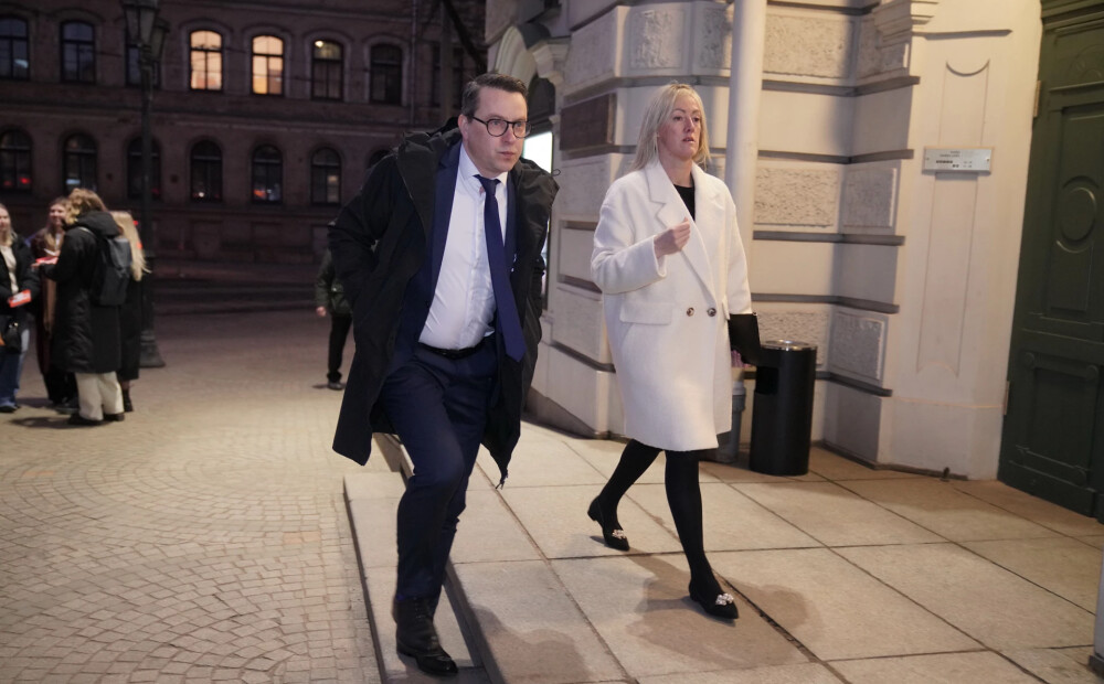 Uģim Jokstam krīze laulībā. Arī uz teātri iet ar draudzeni, ne sievu