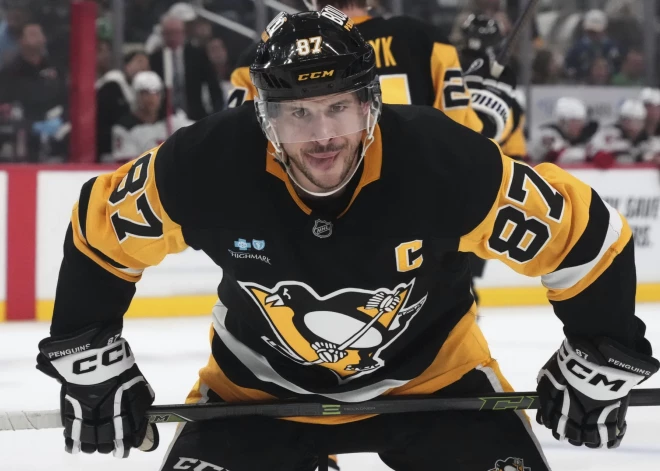 "Penguins" trešajā trešdaļā ielaiž četras ripas un izsēj uzvaru; "Capitals" saglabā līderpozīciju NHL