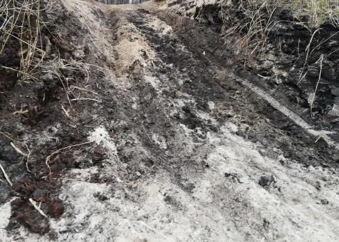 Ventspils pusē satraukušies, ka tur plašā slānī uzradušies kāpu izbraukātāji (attēlā – Staldzenes kāpa).