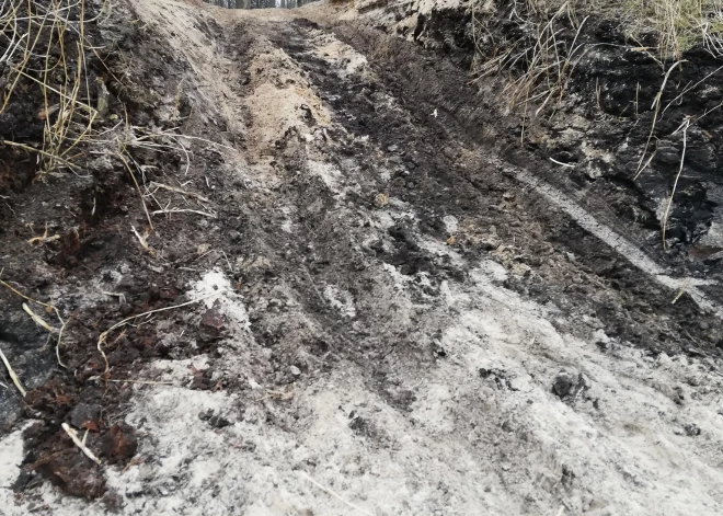 Šauj uz dzērājšofera auto ar Krievijas ģerboni, bezpajumtnieku paradīze Liepājā: kriminālā province