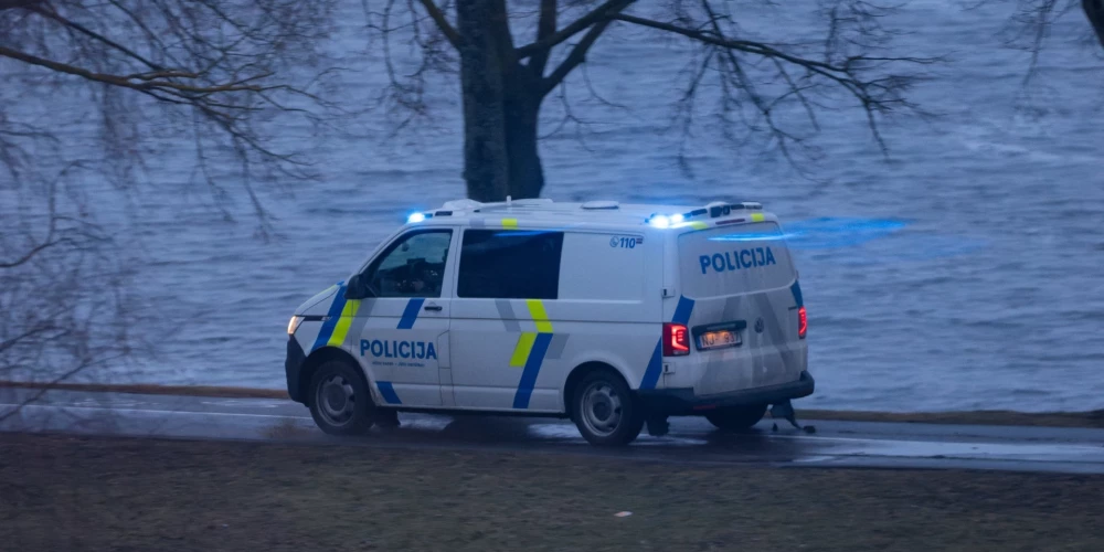 Par bēgšanu no policijas transportlīdzekļu vadītājiem plāno noteikt kriminālatbildību. 