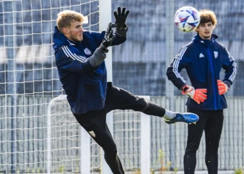  Latvijas futbolisti panāca neizšķirtu 87. minūtē.