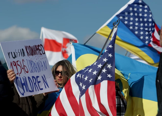 ASV Valsts departaments noliedz, ka ir iznīcināti dati par Krievijas nolaupītajiem ukraiņu bērniem