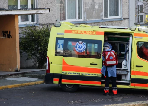 Plāno stiprināt neatliekamās medicīniskās palīdzības brigādes darbinieku drošību izsaukuma laikā.