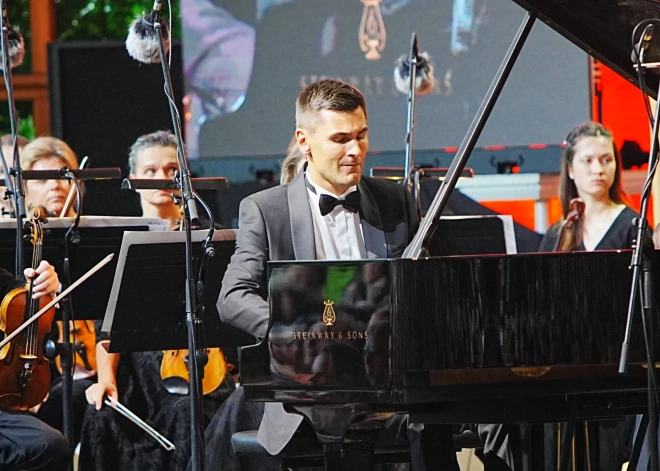 "Latvijā mani šobrīd neviens nevēlas dzirdēt..." Vestards Šimkus stāsta, kāpēc pazudis no lielajām koncertzālēm