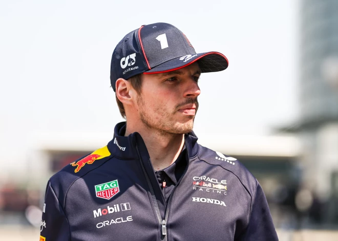 Konkurenti ir pārliecināti, Verstapens jau nākamsezon vairs nebrauks "Red Bull"