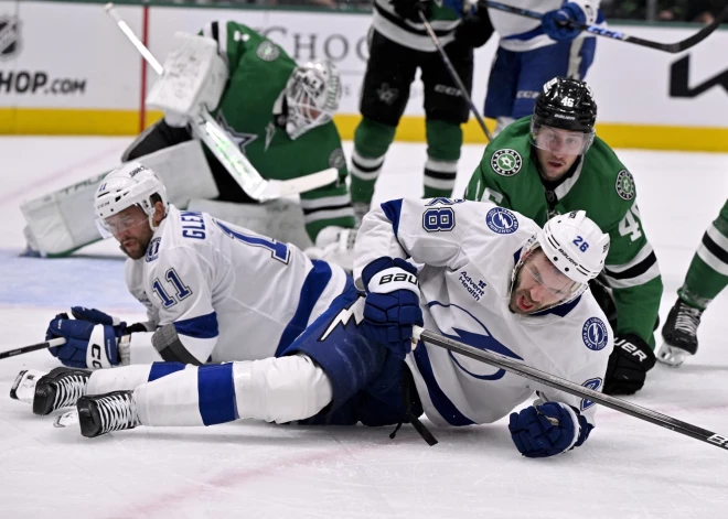 Aktīvajam Girgensonam panākums Dalasā; Ābolam, Bļugeram un Šilovam zaudējumi NHL mačos