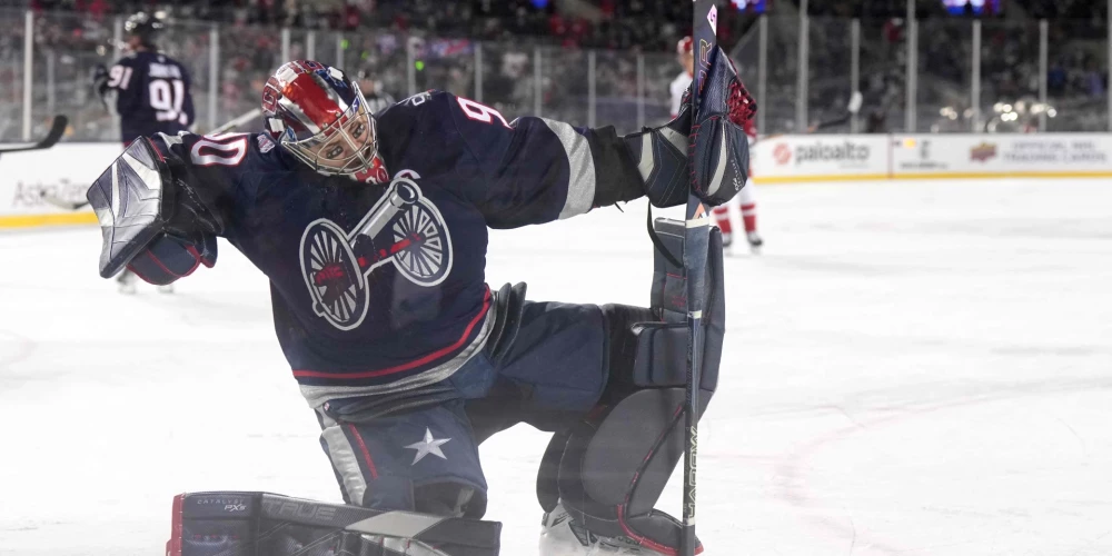Elvis Merzļikins ir viens no galvenajiem Kolumbusas "Blue Jackets" komandas vilcējiem.