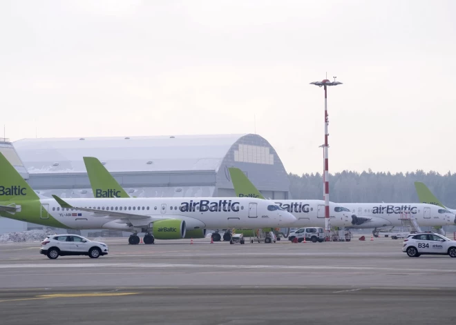 Самолет airBaltic вылетел из Цюриха в Будапешт, но из-за проблем с шасси вернулся обратно