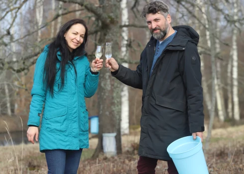 Labanovsku ģimene – Līvija Letīcija un Ervins, kuriem šeit pieder apmēram 37 hektāri zemes un jaunas idejas aug kā sēnes pēc lietus.