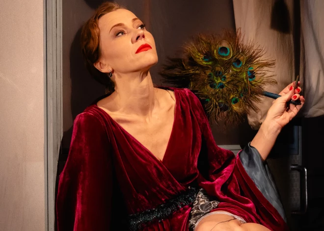 Pētera Krilova režisētā Tenesija Viljamsa klasikas "Ilgu tramvajs" iestudējuma pirmizrāde Nacionālajā teātrī (foto: Agnese Zeltiņa)