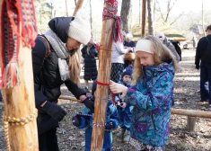 FOTO: Brīvdabas muzejā atzīmēti Pavasara svētki