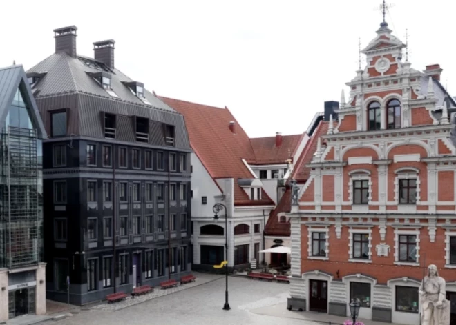 Rīgā pārdod Rātslaukumā uzbūvētu, bet tā arī neatvērtu viesnīcu - cena iespaidīga