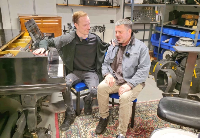 Reinis un Intars meklē īsto meldiņu.