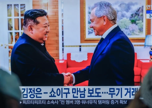 Kims atbalsta iebrukumu, Šoigu ved Putina sveicienus.