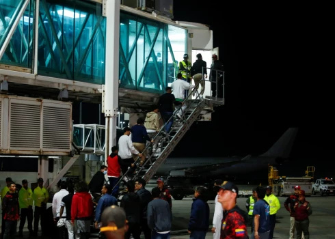 Venecuēlā ierodas 199 deportēti migranti no ASV. 