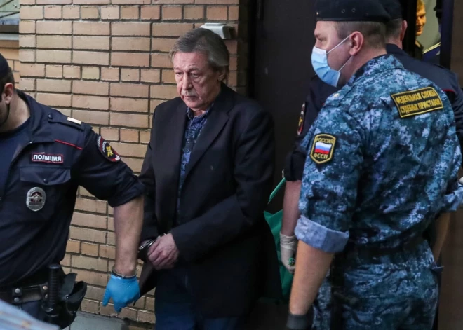 Михаилу Ефремову одобрили условно-досрочное освобождение: видео первой реакции актера